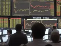 如何根据做空指数下跌的趋势来调整自己的股票投资策略